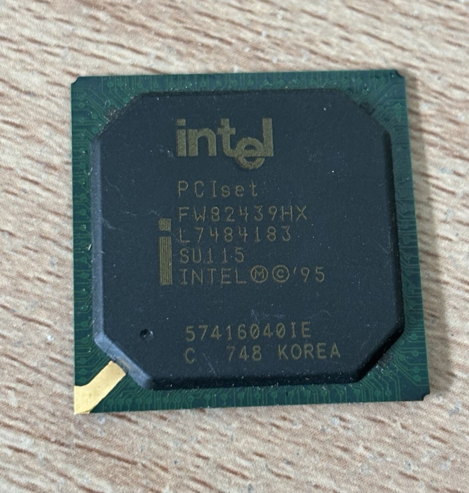 Intel PCIset FW82439HX Integrated Circuit - Read Description