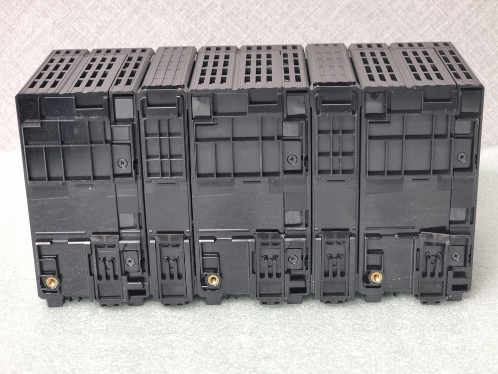KEYENCE SI-F1003, SI-F80U[2] Laser Displacement SENSOR CONTROLLER