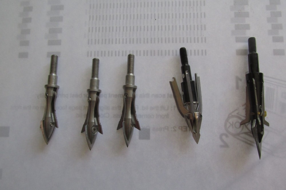 5- Mechanical Broadheads 100 grain each Archery