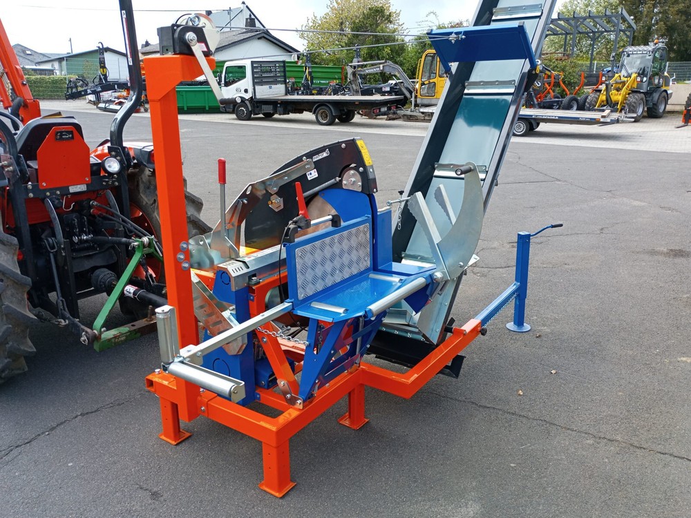 NEW Balfor Shark 750C Expert PT0 Buzz saw with conveyor