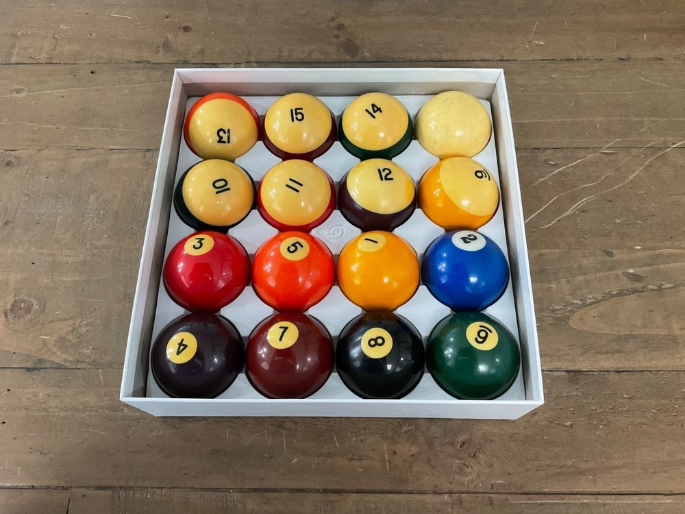 ARAMITH BELGIAN STANDARD BILLIARDS POOL BALLS SET