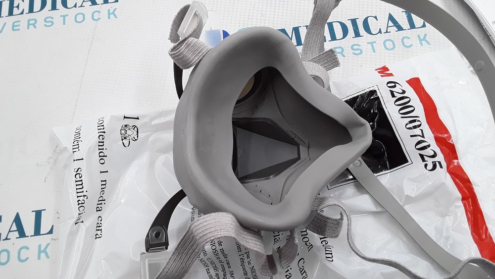 3M Half Facepiece Medium Respirator 6200