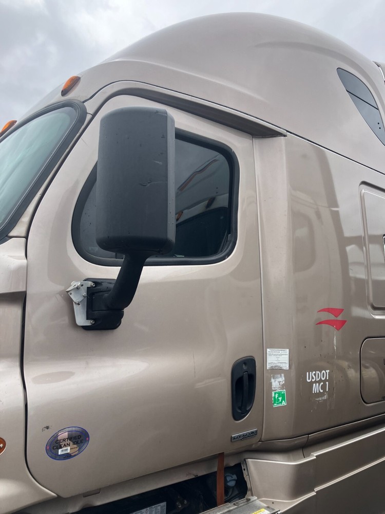 2015 FREIGHTLINER CASCADIA MODEL 125 LEFT FRONT DOOR COMPLETE ELECTRIC