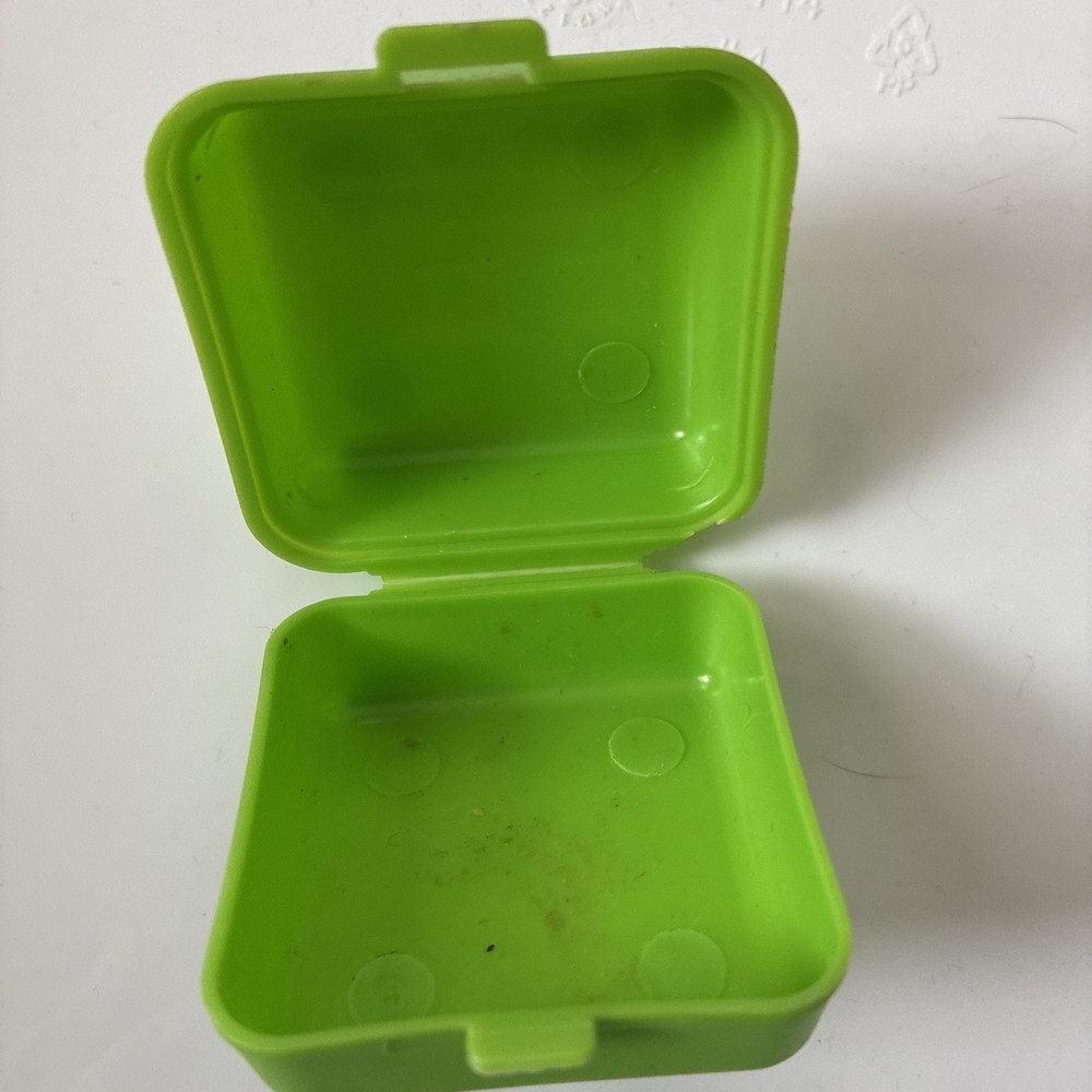 Vintage BUBBLE BURGER Fleer Bubble Gum green Container