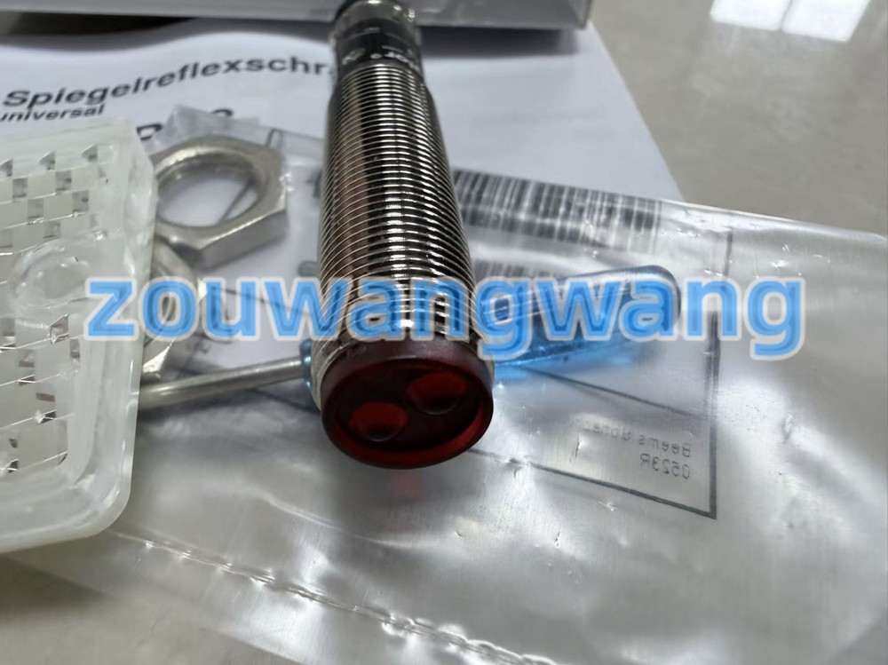 New In Box WENGLOR RO88PB3 Reflex Sensor