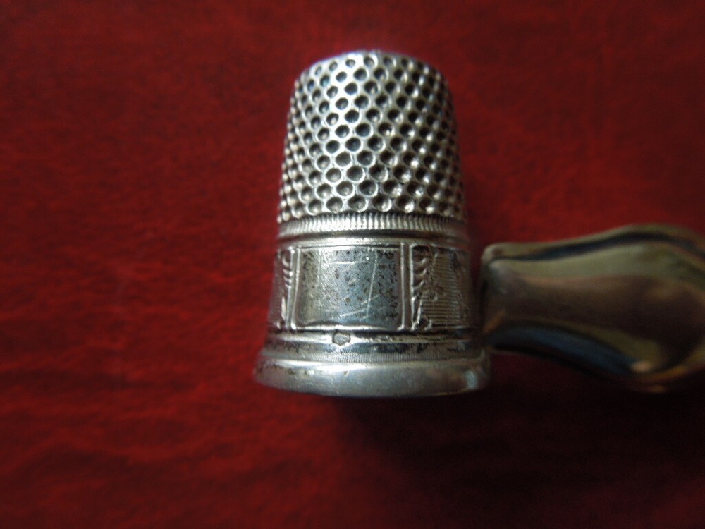 J2519 ANTIQUE DUTCH 835 SILVER NEEDLE CASE + SILVER TIMBLE