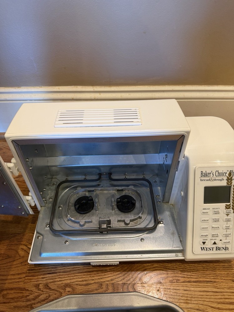 West Bend 41099 Baker’s Choice Plus Automatic Bread And Dough Maker 825 Watts