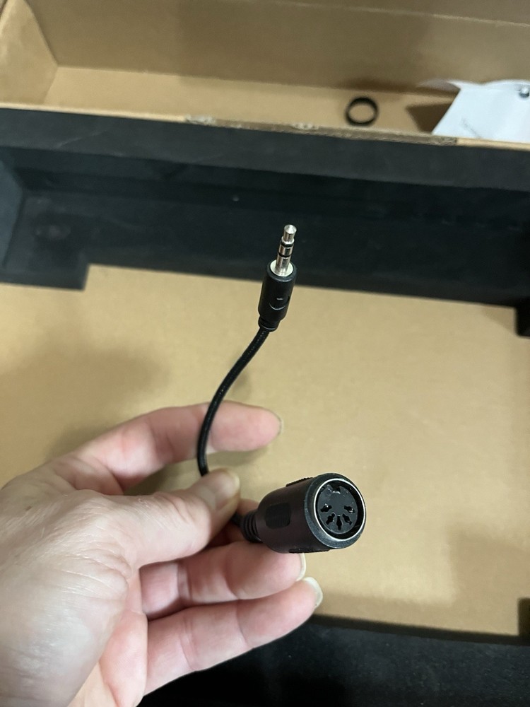 *MINT* Polyend Tracker Sequencer sampler MIDI workstation wavetable synthesis