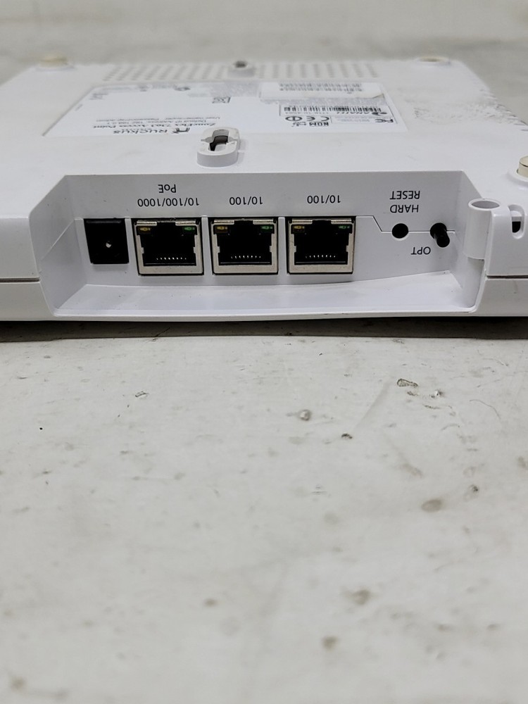 RUCKUS WIRELESS ZONEFLEX 7363 901-7363-US00 Access Point SEE NOTES