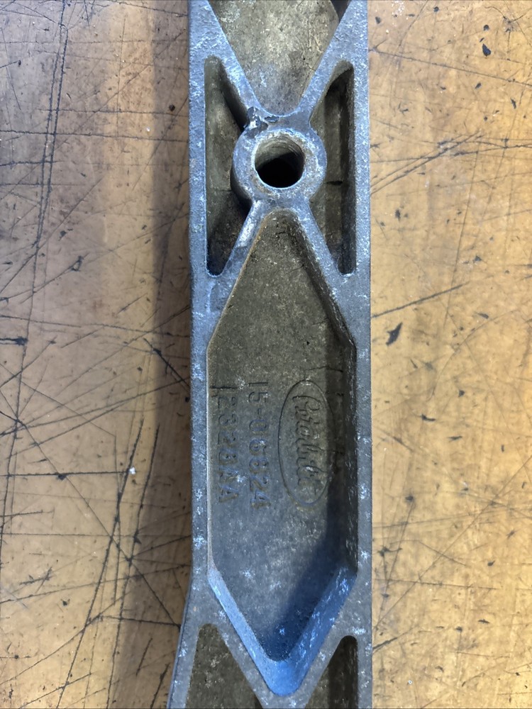 Peterbilt 15-06824 Truck Fairing Support Bracket