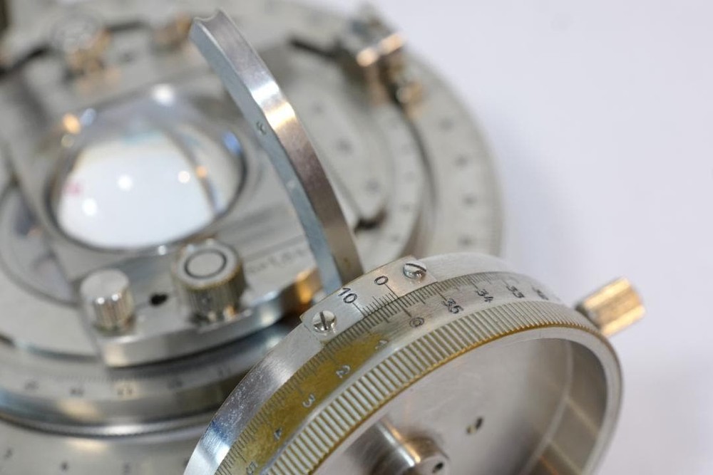 Leitz Universal Rotating Stage UT4 Transmitted Polarizing 4-Axis SN1892 From JP