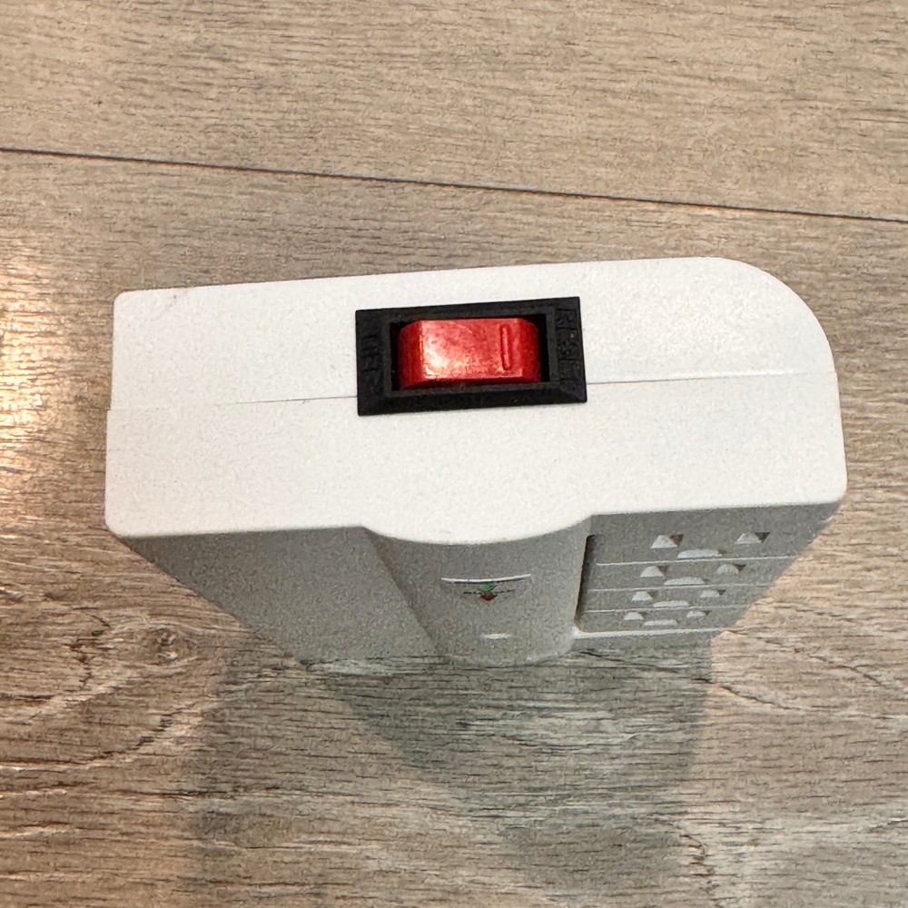 Side Socket Surge Protector Power Strip 8 Outlet Charger Wall Mount