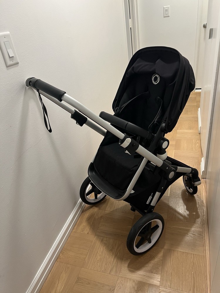 All Black Bugaboo Lynx - With Bassinet