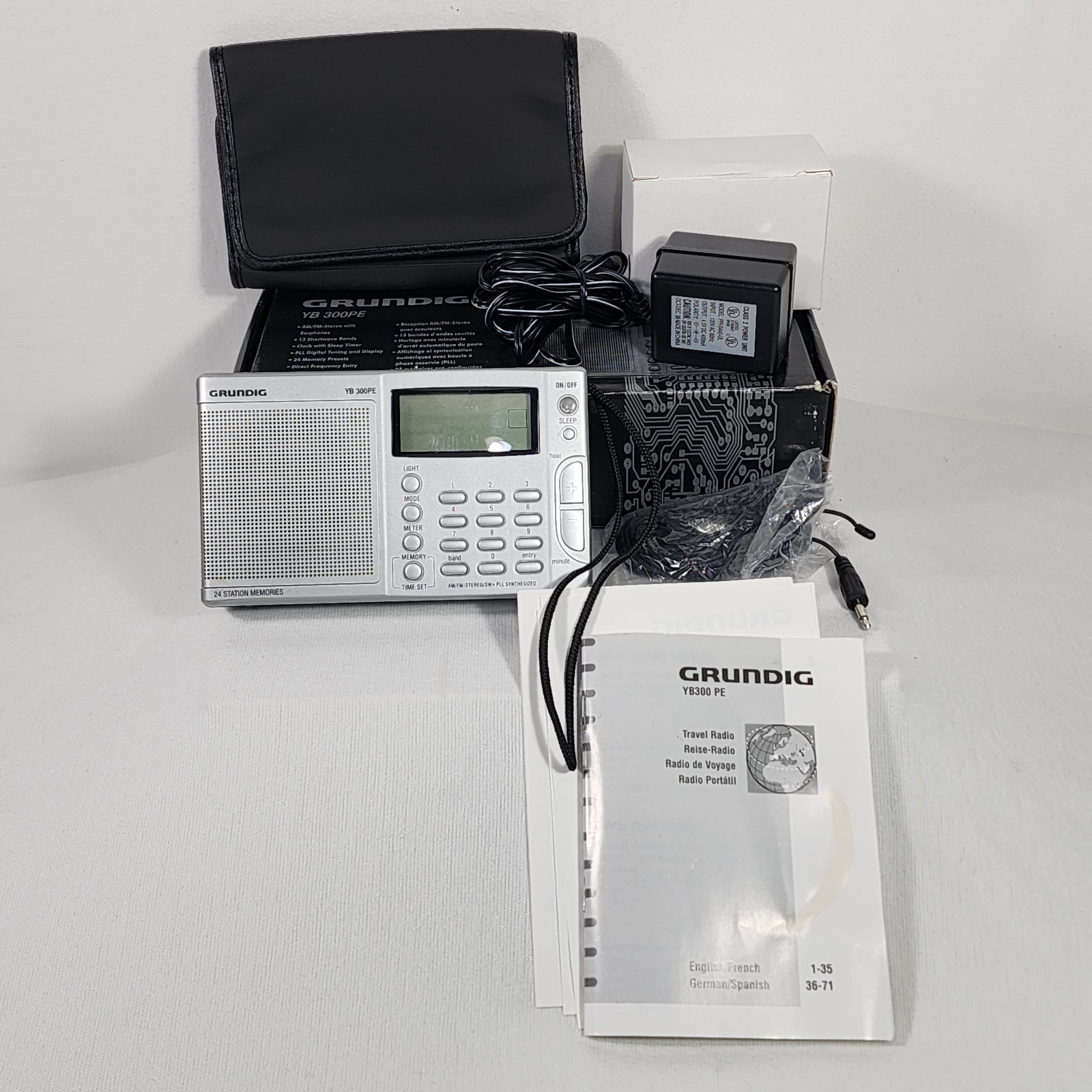 Grundig YB 300PE AM/FM 13 Band SW Shortwave Radio Works