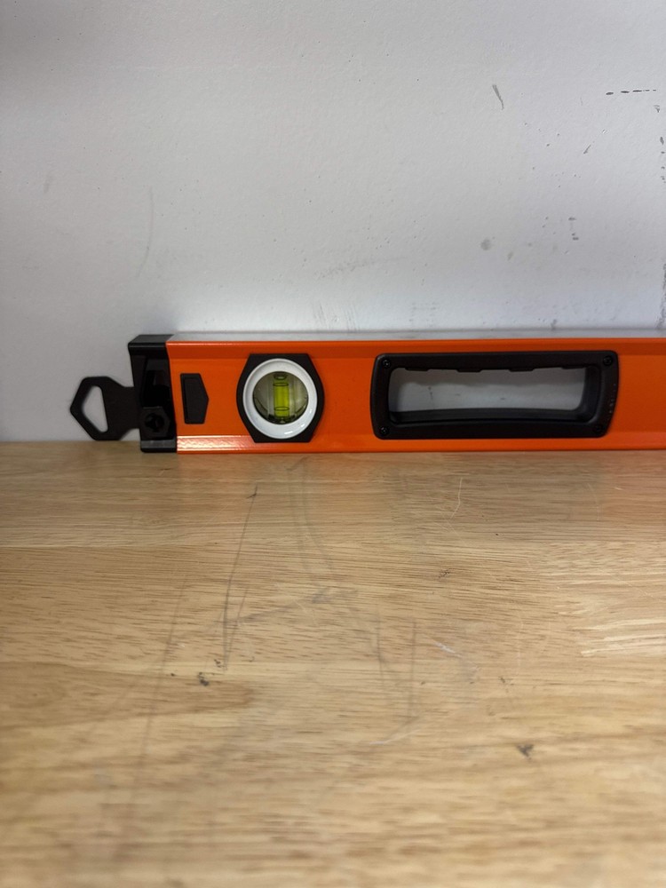 JOHNSON 1760-2400 DIGITAL LEVEL 24'' - Used