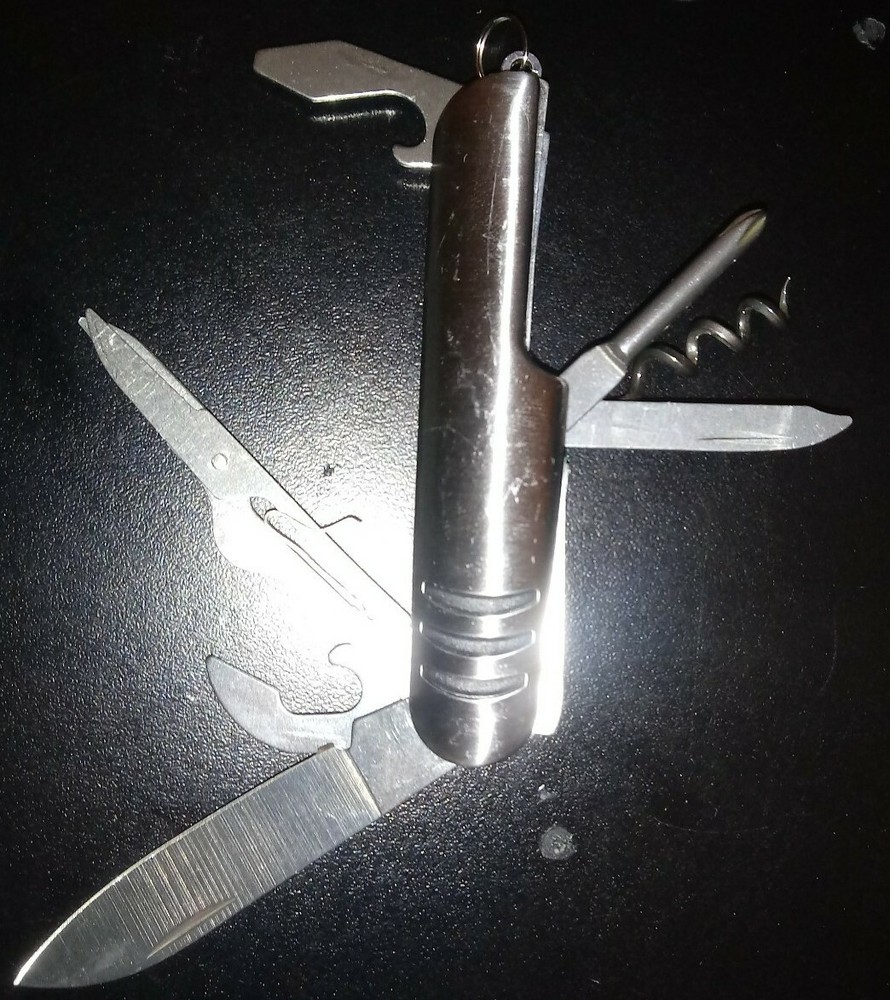 🔪8-in-1 Multi Use Pocket Knife/Keychain🗝️