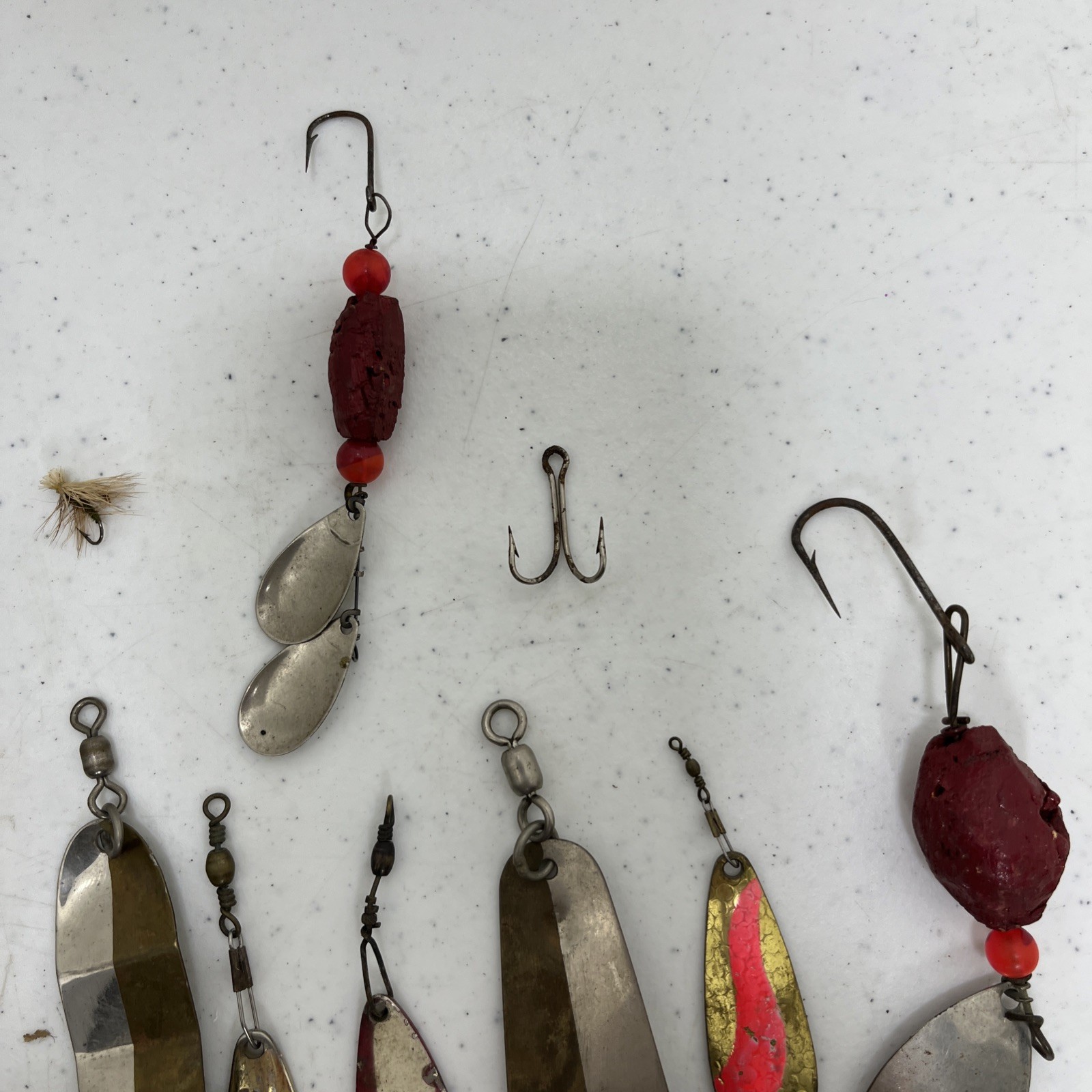 Lot of Vintage Fishing Tackle Spoons Spinners Swivels Hooks Lures Lot of 15