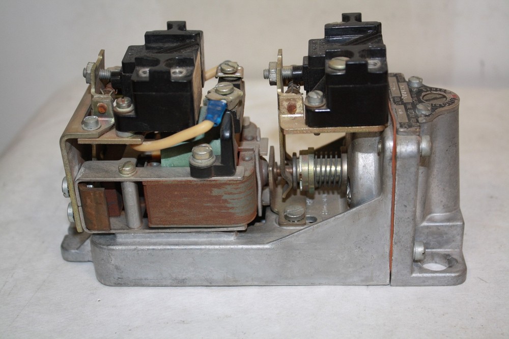 GE CR2820A 121AA3 TIME DELAY RELAY