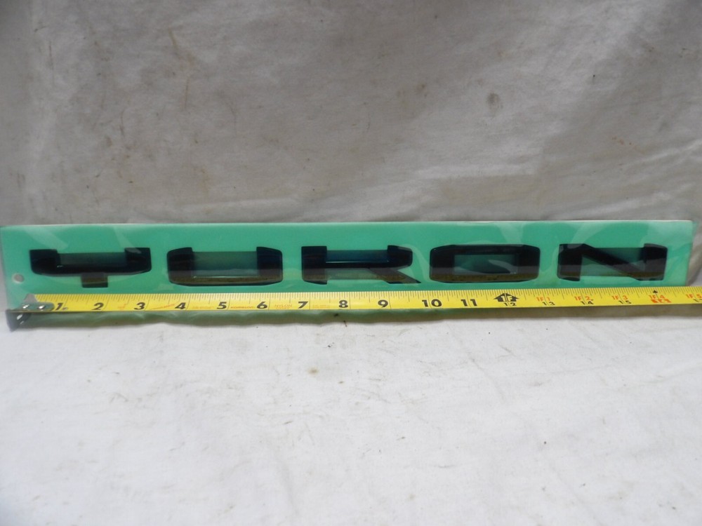 Emblem Black - Yukon