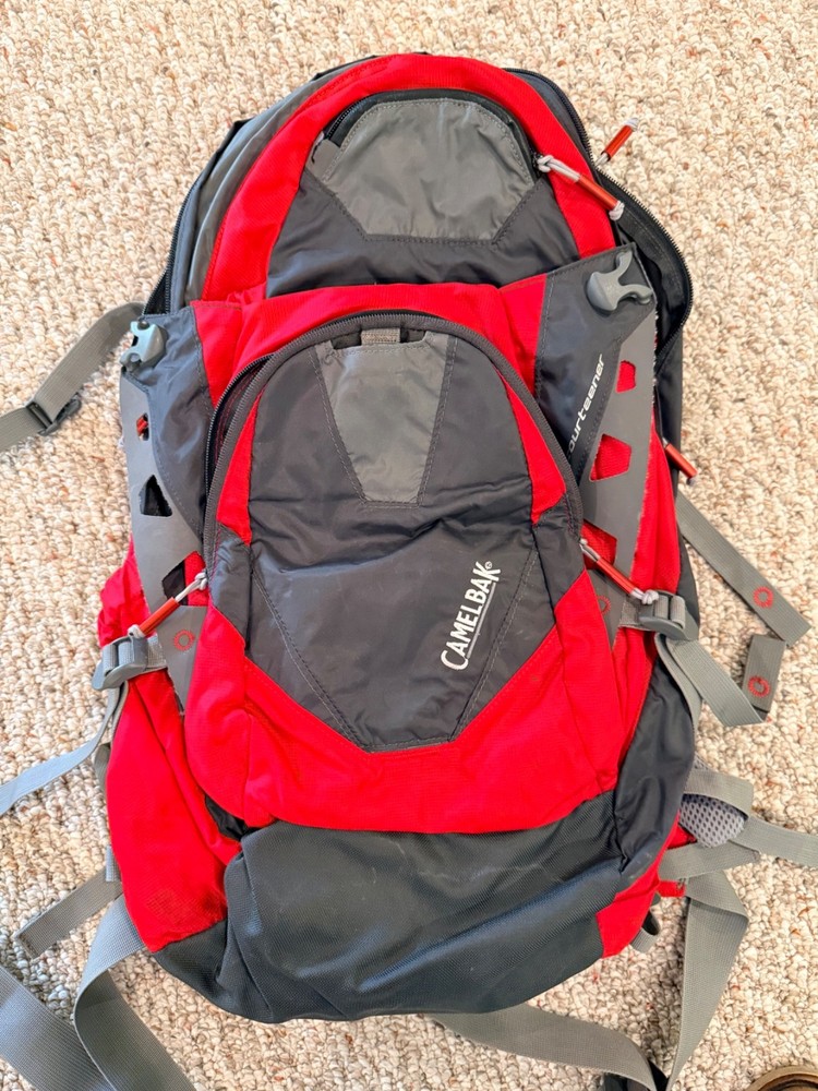 CAMELBAK FOURTEENER 1851 CUBIC INCH HYDRATION BACKPACK MULTIPLE POCKETS RED