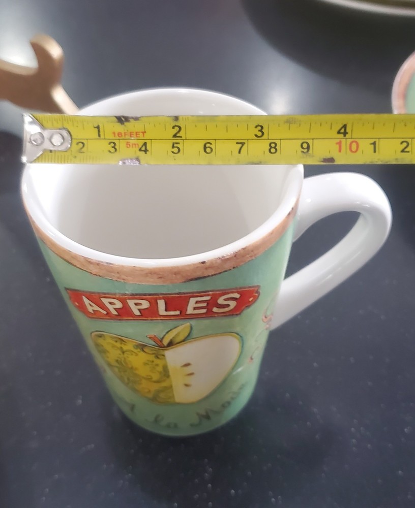 One) Vintage Oneida Ala Mode Collection 4pc Place Setting ~Apples~