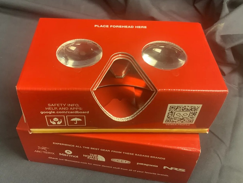 Moosejaw Cardboard Virtual Reality Viewer - Red