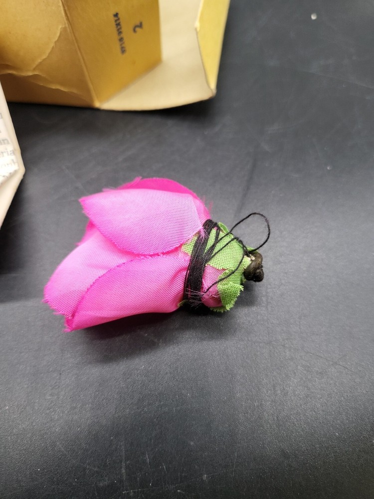 E-Z Magic Flower in Button Hole Magic Trick Original Box