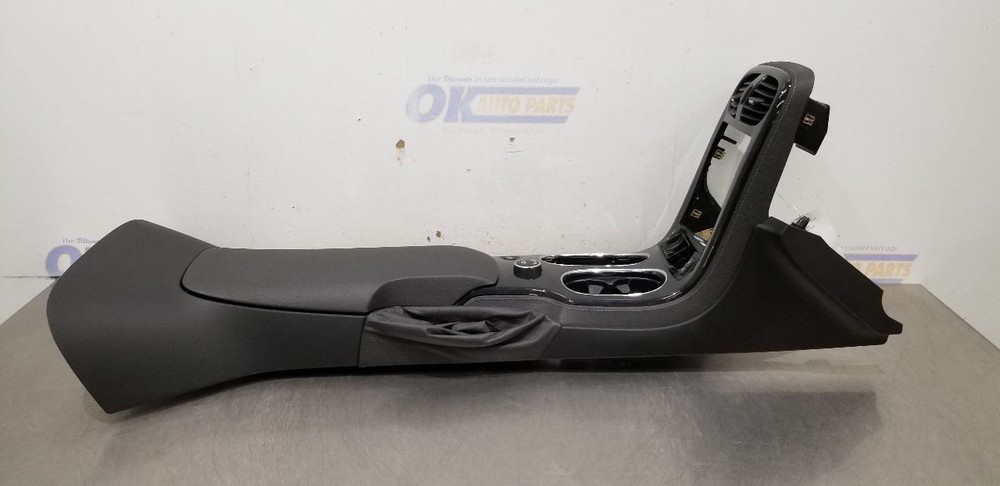 09 CHEVY CORVETTE C6 3LT AT COMPLETE FRONT FLOOR CENTER CONSOLE BLACK
