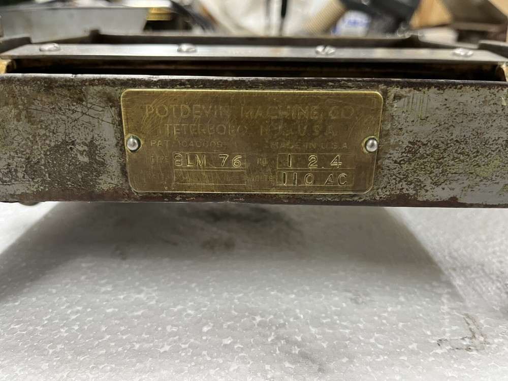 Potdevin 8.5'' Glue Pot & scraper blade & bridge
