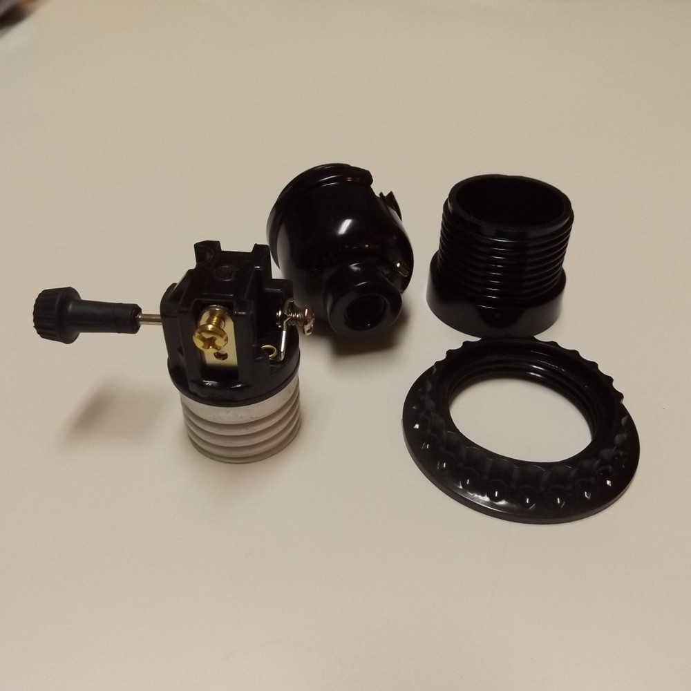 BLACK PHENOLIC 3-WAY TURN KNOB THREADED LAMP SOCKET WITH RING E26 NEW 30548J