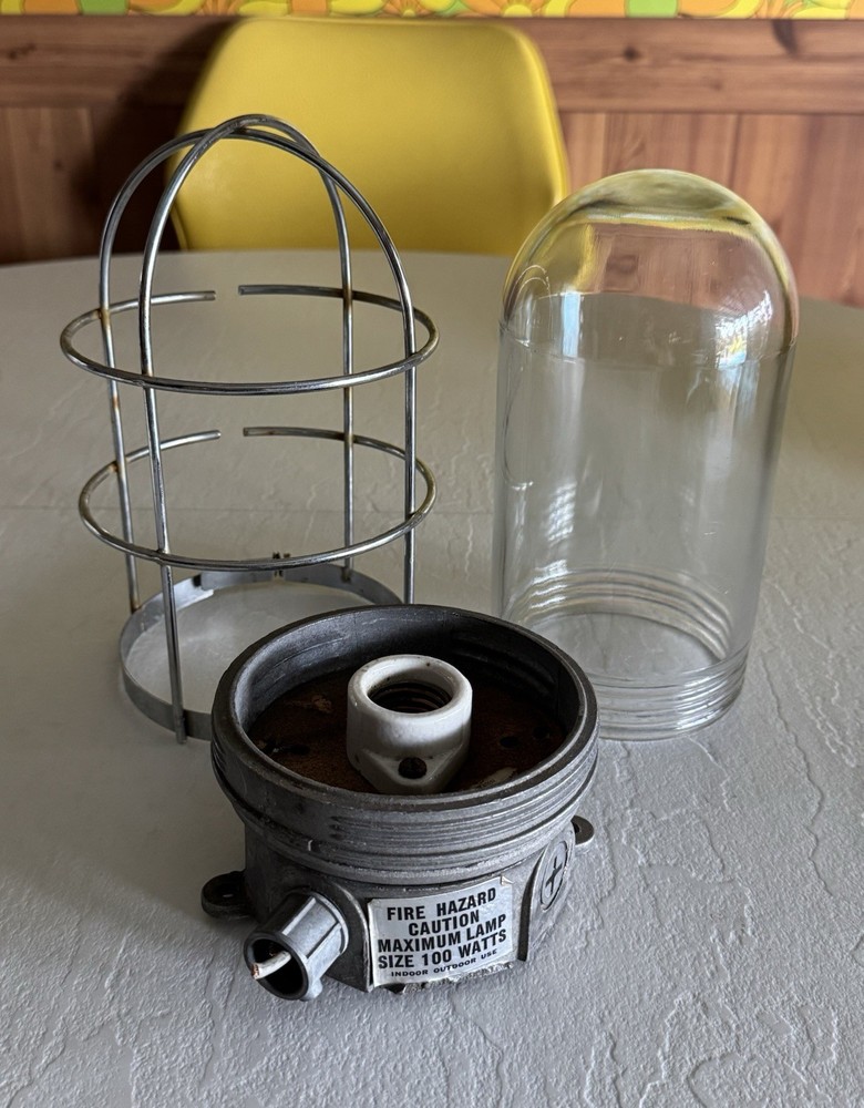 Vintage STD KEIL VXS-100 Explosion Proof Light
