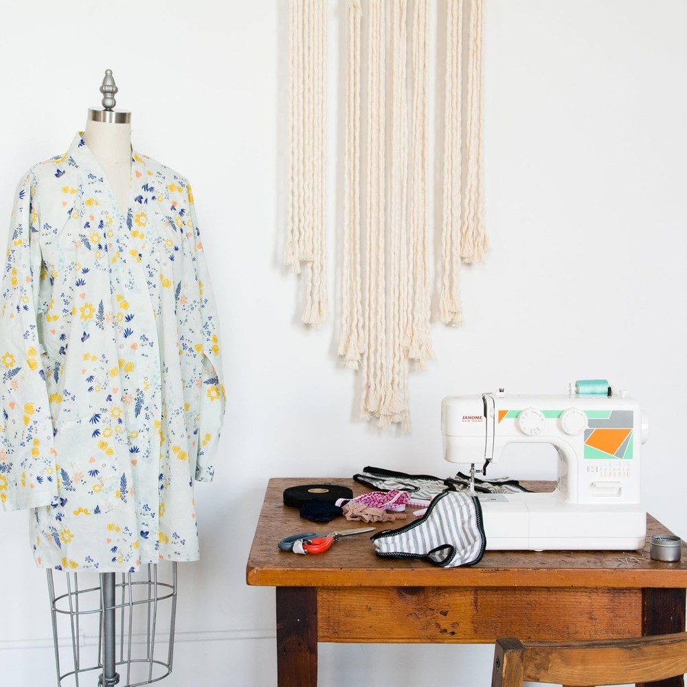 Elegant MOD-15 Sewing Machine with Adjustable Stitch Length & Top Loading Bobbin