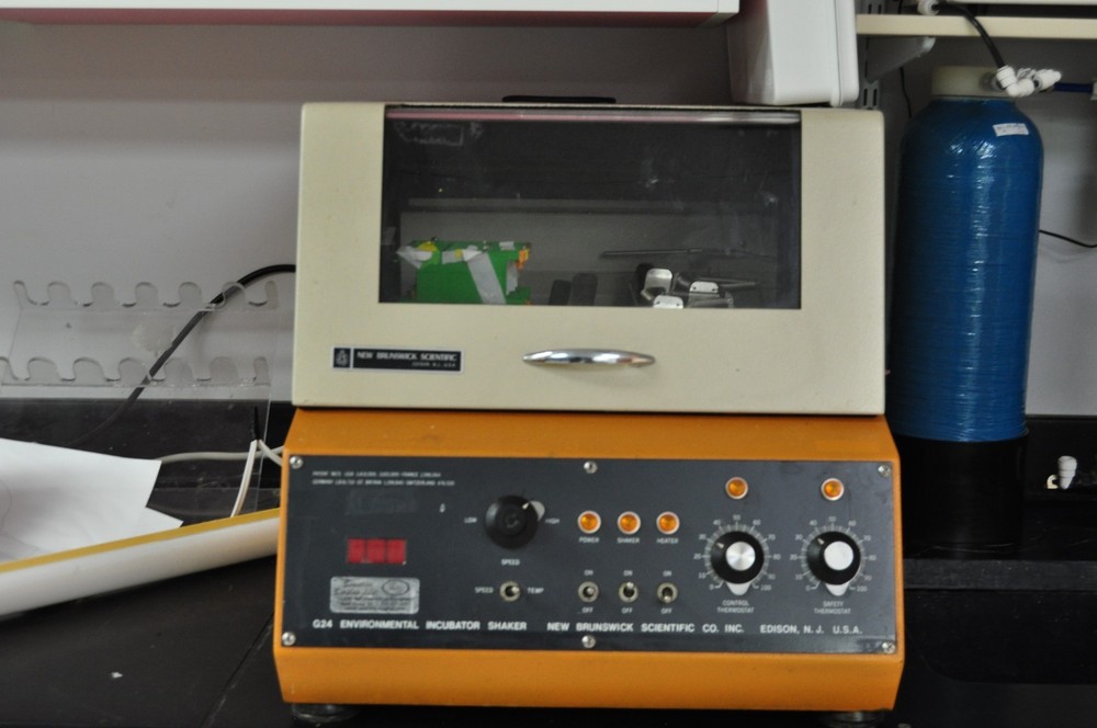 G24 Environmental Incubator Shaker Lab Unit
