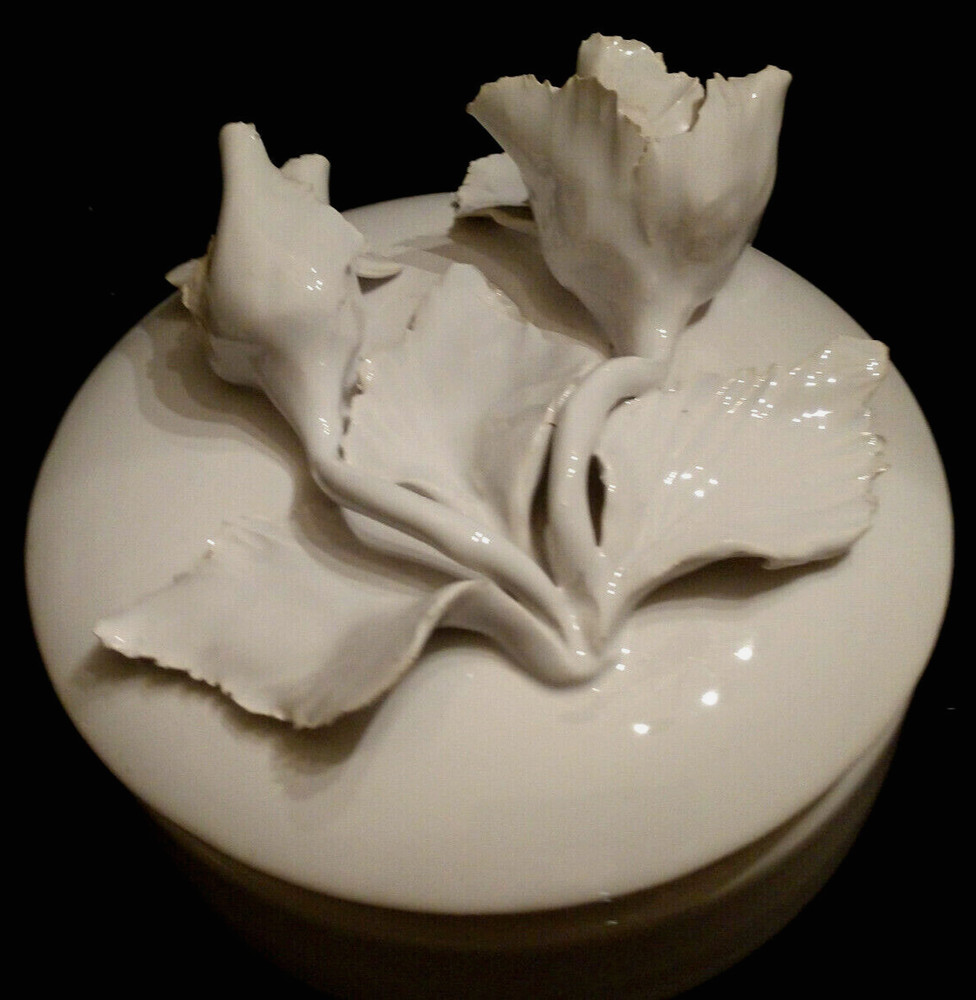 ANTIQUE CERAMIC LAUREL COVERED DISH- ITALY