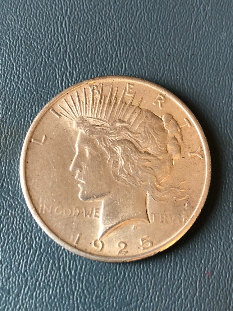 1925   PEACE    DOLLAR    90 % Silver      (M2041)