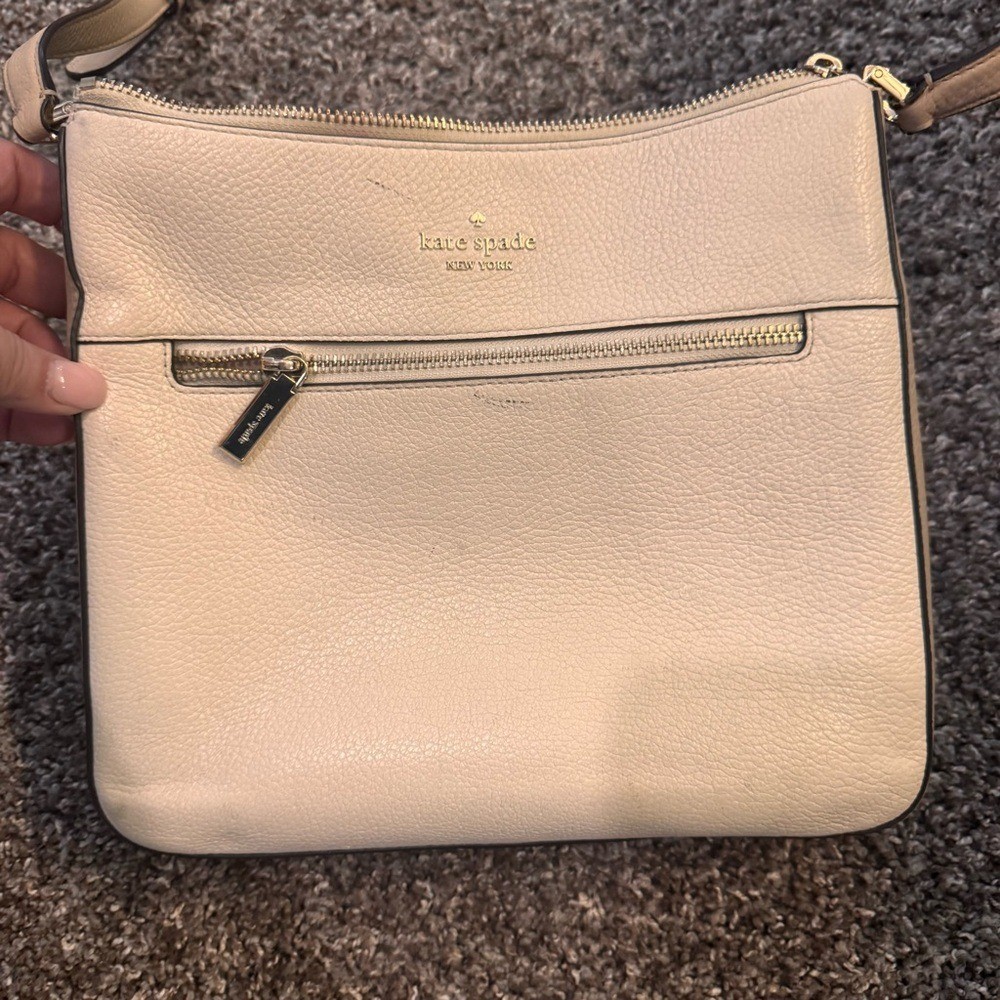 Kate Spade New York Lena Large Swingpack Crossbody in pebbled leather