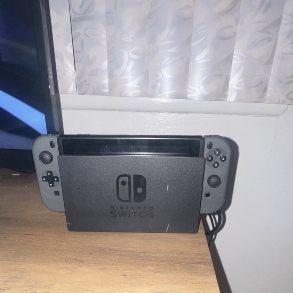 Nintendo Switch Console Gray Joy-Con Dock Wi-Fi HDMI Handheld System