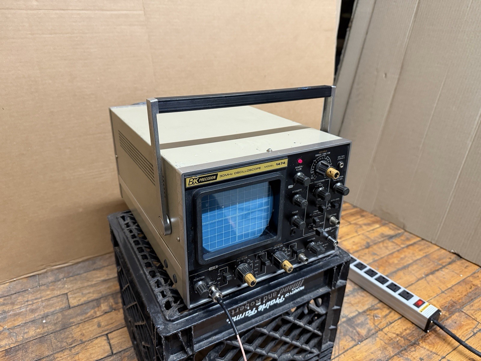 Vintage B&K Precision 1474 Oscilloscope Dual Trace 30 MHz Powers On For Parts