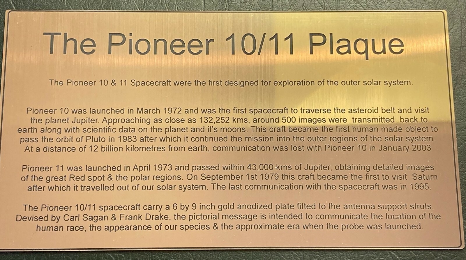 NASA VOYAGER GOLDEN Record + Pioneer plaque with explanation plaques