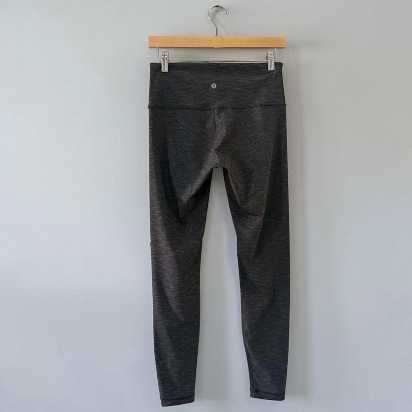 Lululemon Women’s Gray Leggings! Size 8
