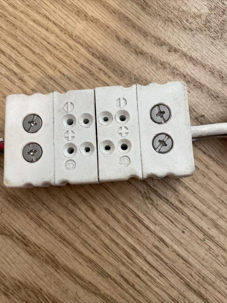 Three-pin Thermocouple Resistance Connector