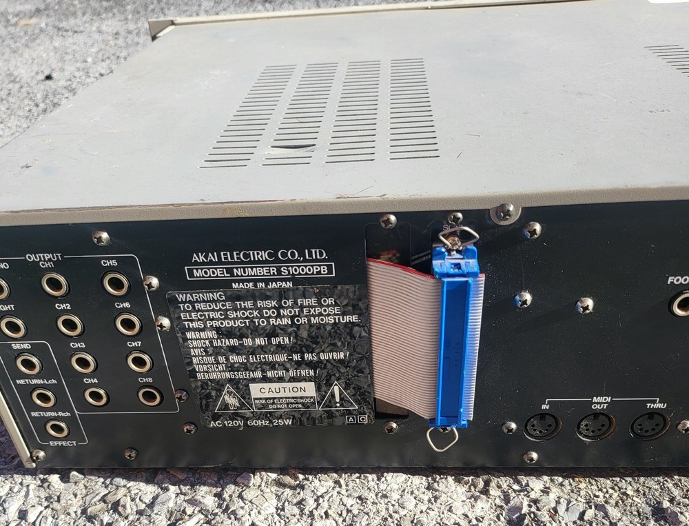 Akai S1000PB MIDI Stereo Sampler