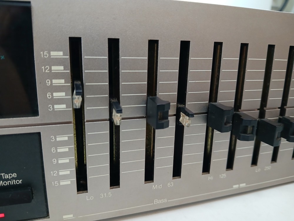 Vintage Audio Control Ten Plus Octave Equalizer Tested Working USA Silver Face