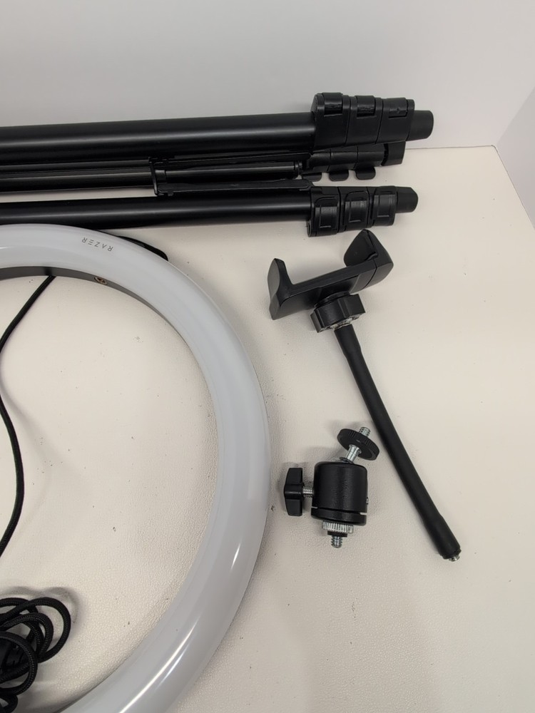 Razer Ring Light 12" Streaming and Selfie Light: Customizable Light Spectrum