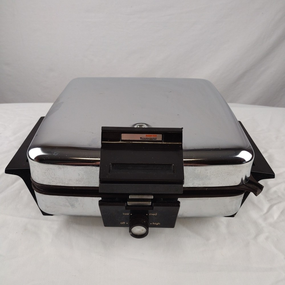 Toastmaster  269 Waffle Maker Griddle Reversible Plates Chrome
