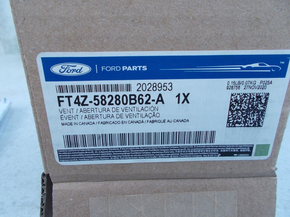New Ford OEM Right Rear Quarter Panel Air Vent FT4Z-58280B62-A