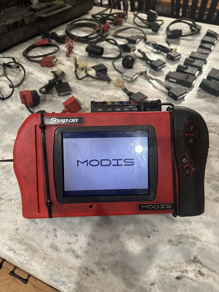 Snap On Modis EEMS300 Diagnostic Tool With Case and Extras