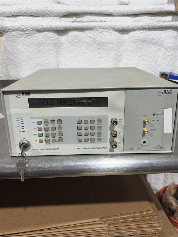 BNC UNIVERSAL PULSE GENERATOR Model 6040 with 201E 20V PULSE SOURCE