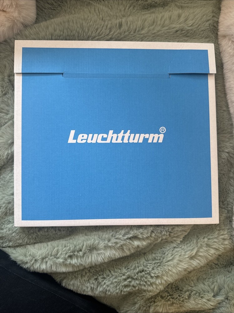 Lighthouse Primus A - blank pages w/light gray Background Grid 304004