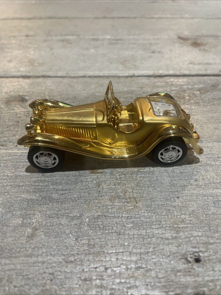 Dawn Miniature Classic Car Clock